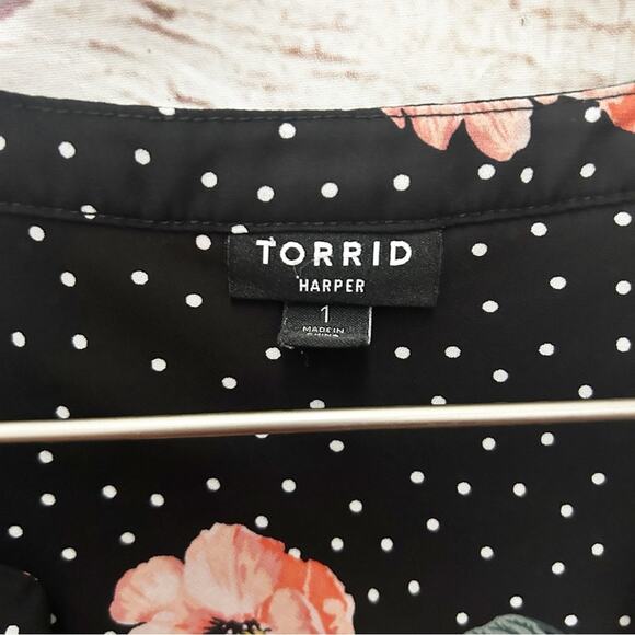 TORRID Polka Dot Floral Harper Sleeveless Blouse Sz 1 - Picture 2 of 5